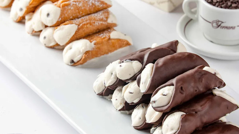 Tray of plain and chocolate dipped cannolis from Costco