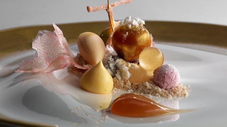 plated course at The Fat Duck restaurant