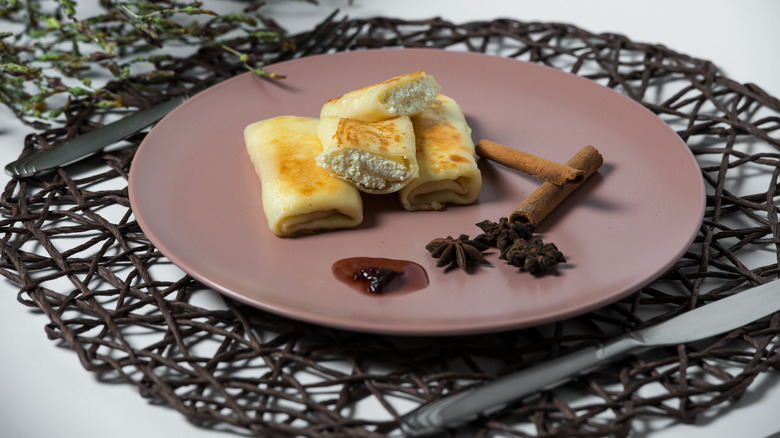 Rolled cheese nalysnyki with spices
