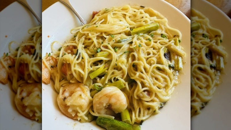 Closeup of a plate of Shrimp Scampi at Olive Garden