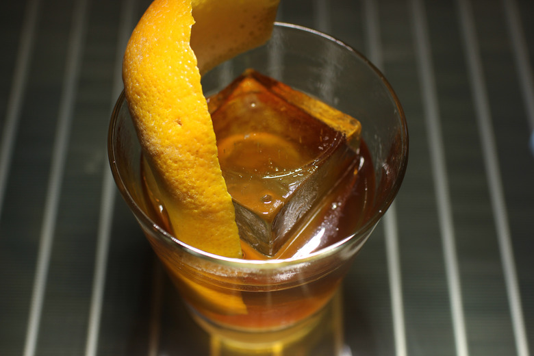 A Cool Spin On The Old Fashioned: The Saw Tooth Cocktail Recipe