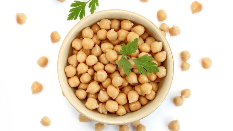 garbanzo beans in bowl