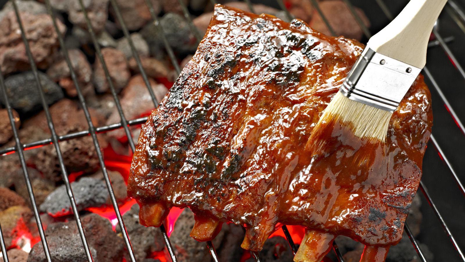 <a href="https://www.foodrepublic.com/1894038/add-splash-soda-bbq-sauce/" target="_blank">A Splash Of This Soda Makes All The Difference In Homemade BBQ Sauce</a>