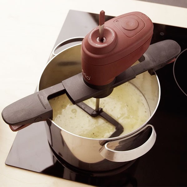 This Ingenious Self-Stirring Gadget Will Stir Your Sauces and