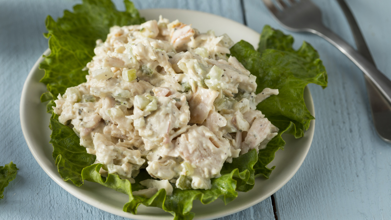 <a href="https://www.foodrepublic.com/2209993/add-italian-sauce-chicken-salad-pesto/" target="_blank">The Italian Sauce That Gives Chicken Salad Instant Flair</a>