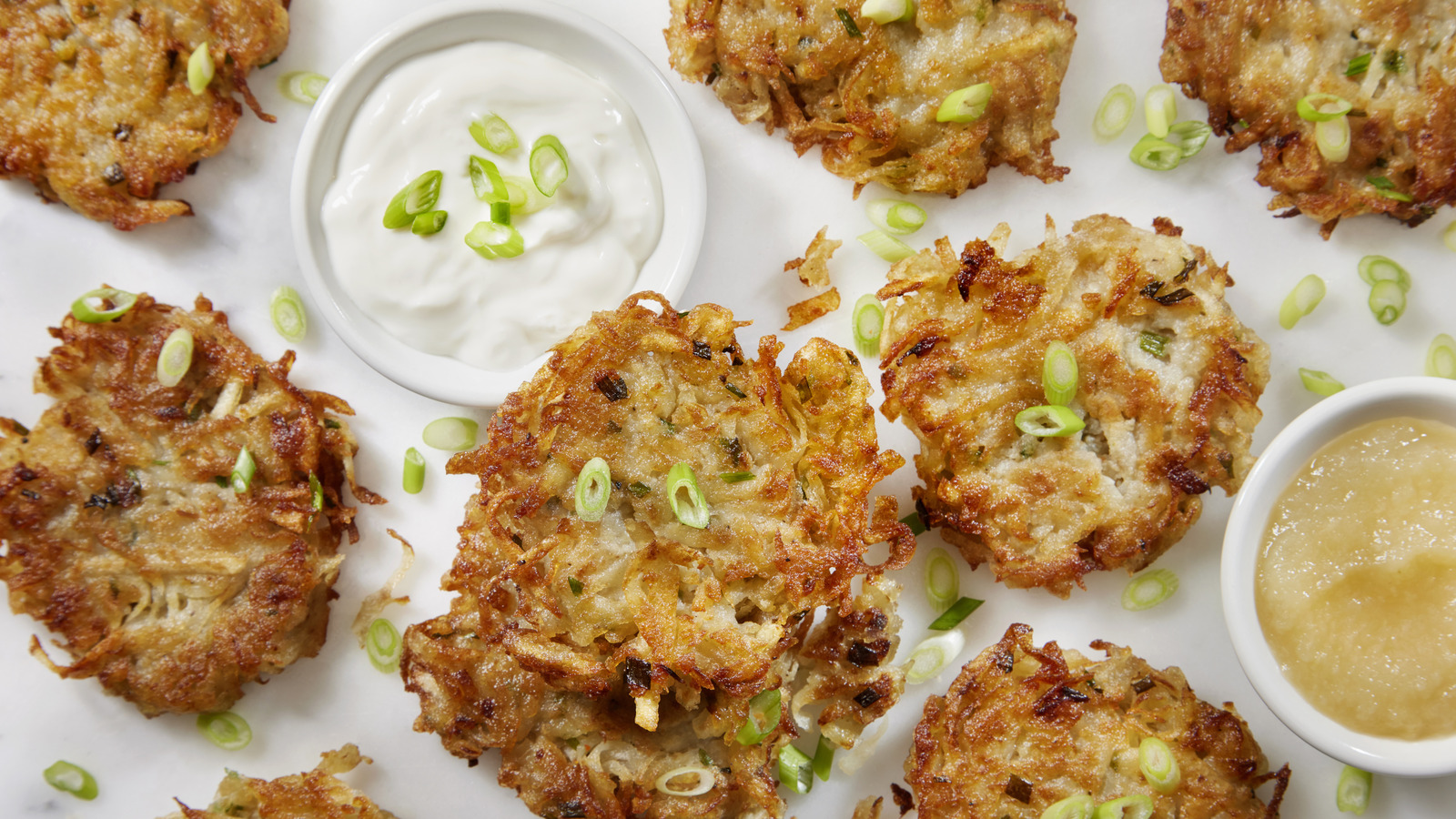 <a href="https://www.foodrepublic.com/1743329/tangy-ingredient-addition-latkes/" target="_blank">Add One Tangy Ingredient To Take Your Latkes To Another Level</a>