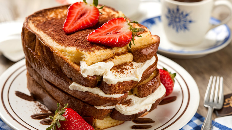 French toast with mascarpone filling and strawberries