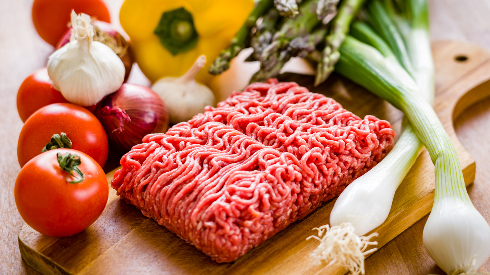 Adding Gelatin To Ground Beef: What It's For And Why It's Recommended
