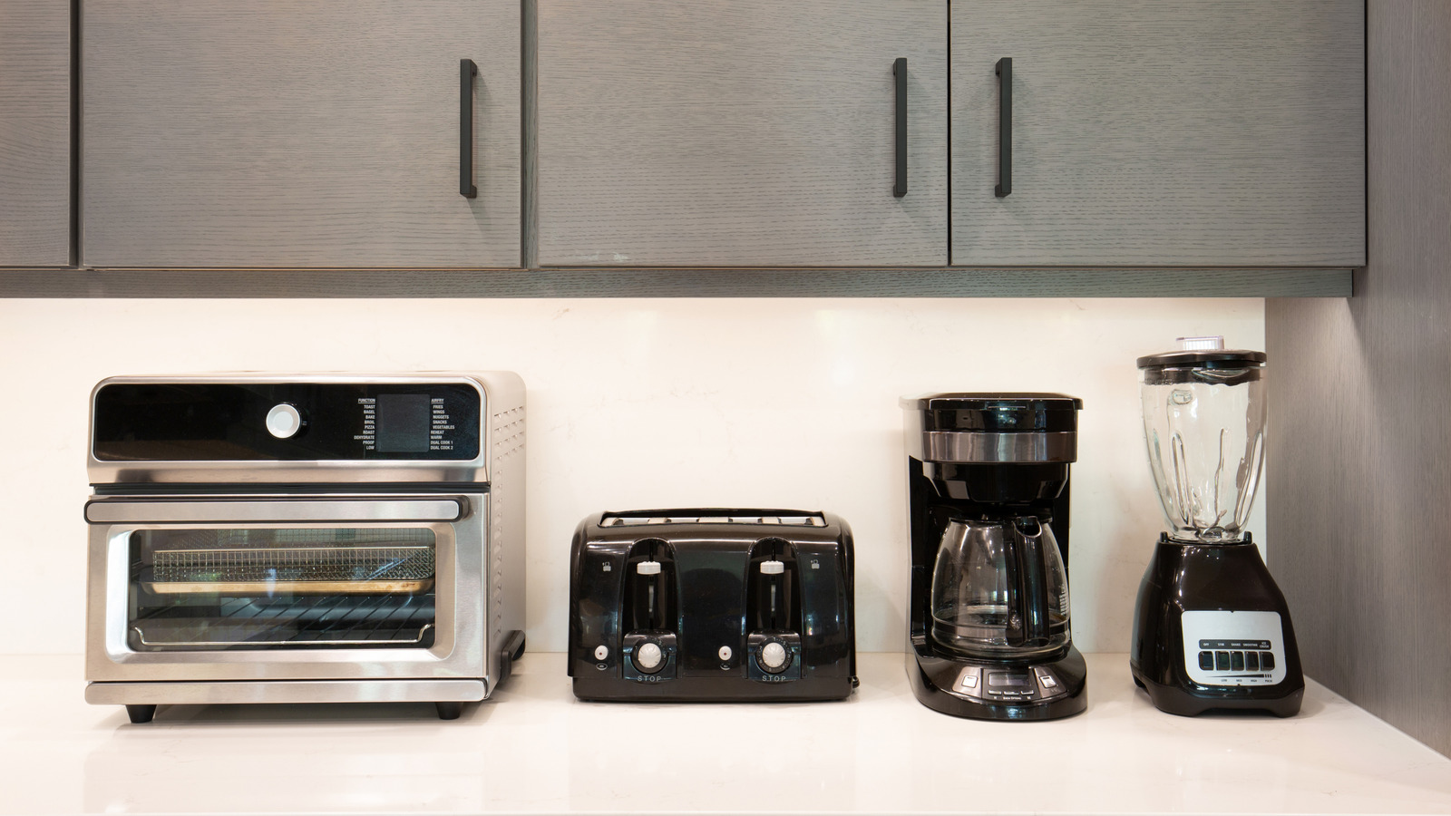 <a href="https://www.foodrepublic.com/2130282/air-fryers-vs-toaster-ovens-electricity-bill/" target="_blank">Air Fryers Vs Toaster Ovens: Which Appliance Is The Bigger Hit To Your Electricity Bill?</a>