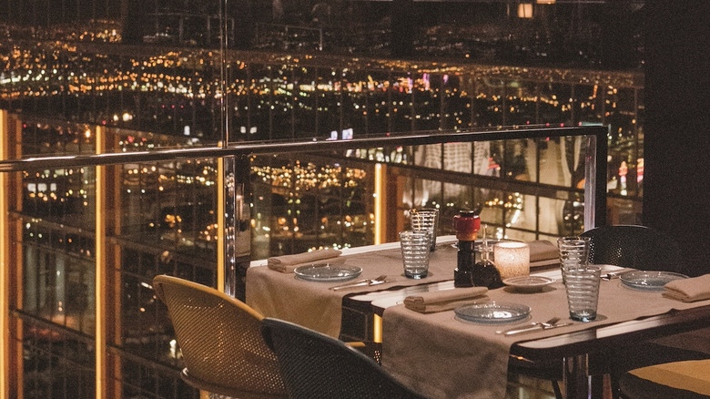 Vegas night dining