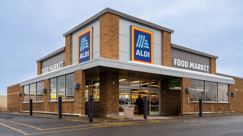 Aldi storefront