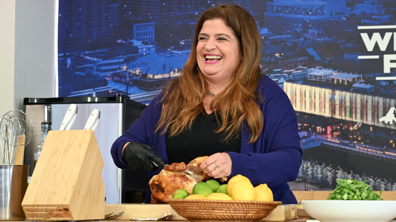 <a href="https://www.foodrepublic.com/2057713/alex-guarnaschelli-adds-baking-ingredient-pot-roast/" target="_blank">Alex Guarnaschelli Adds This Powerhouse Baking Ingredient To Pot Roast</a>