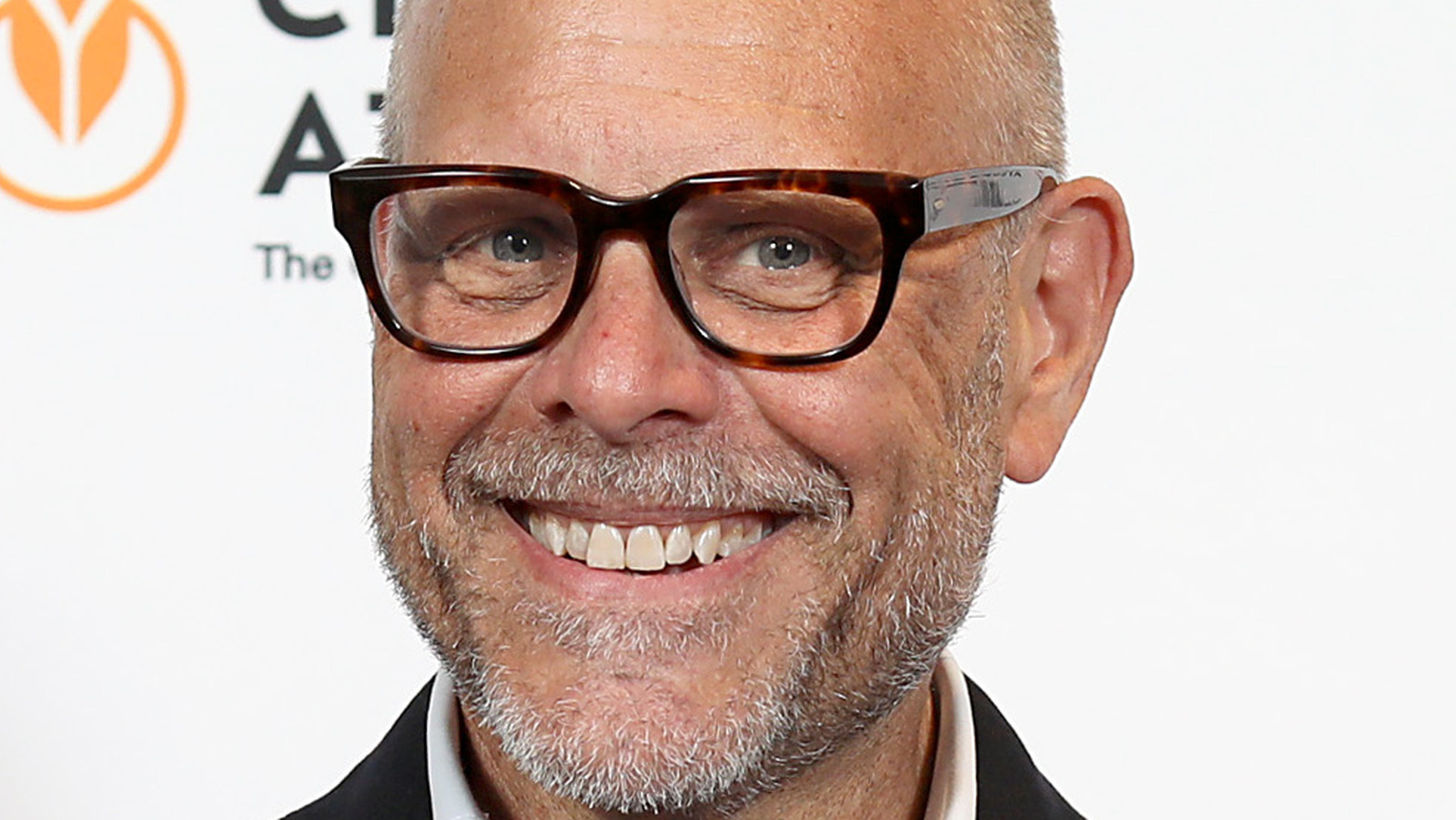 Alton Brown's Quick Trick To Turn Dry Saltines Into A Worthwhile Snack