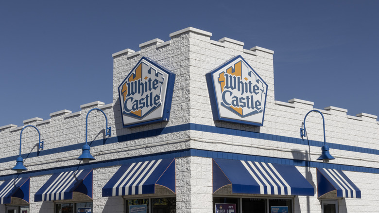 White Castle restaurant exterior
