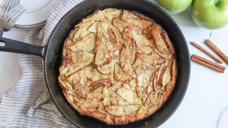 apple Dutch baby overhead