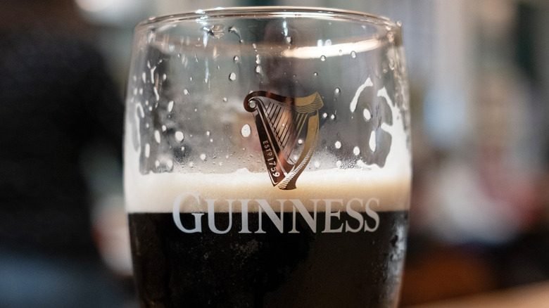 Pint of Guinness with the "g" split