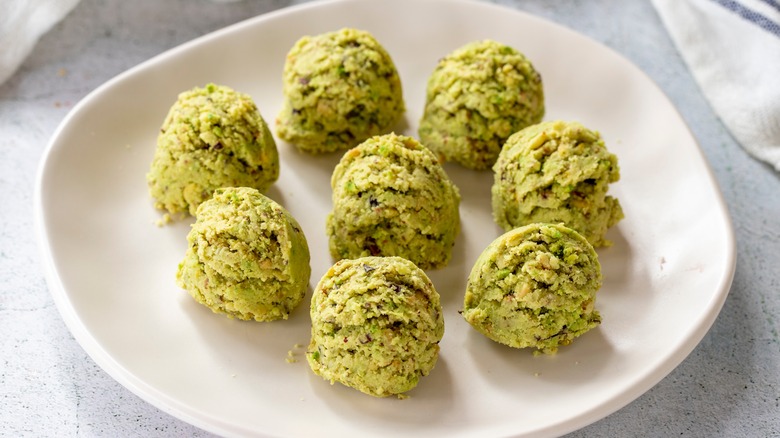 Green pistachio cookie dough