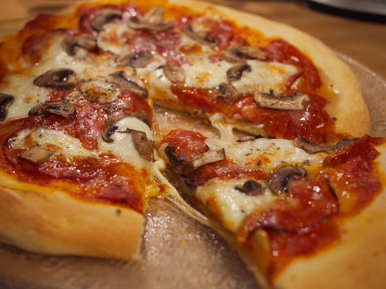 Bacon & Fresh Mozzarella Pizza Recipe