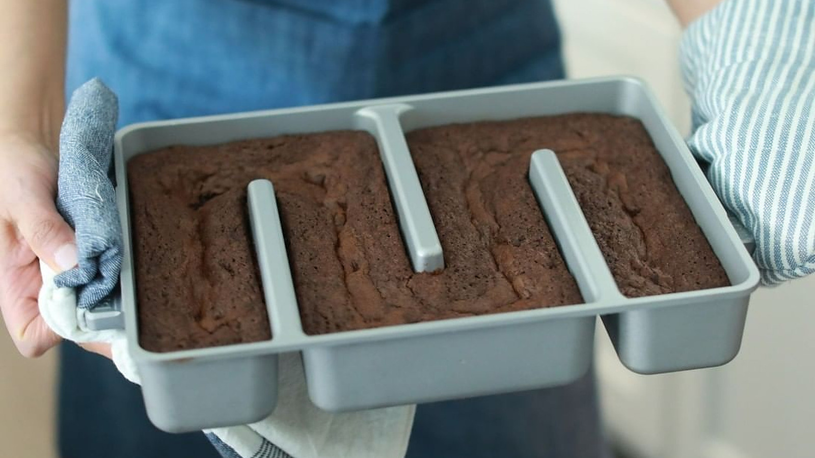 Brownie Pan with Dividers Baking Tray All Edges-Only - Bite Size