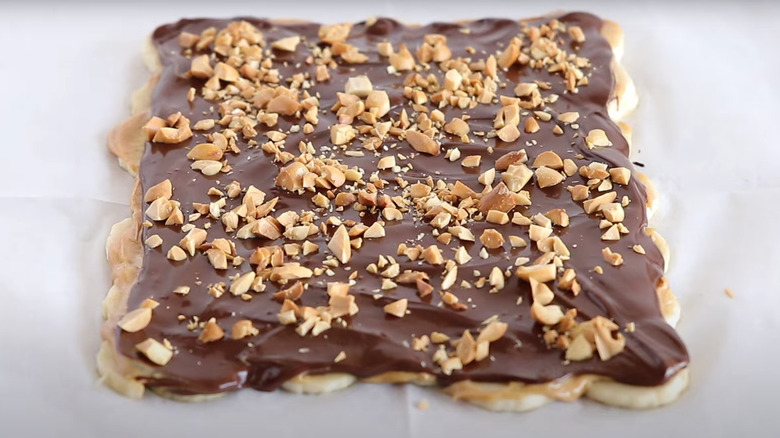 Chocolate banana bark with peanuts