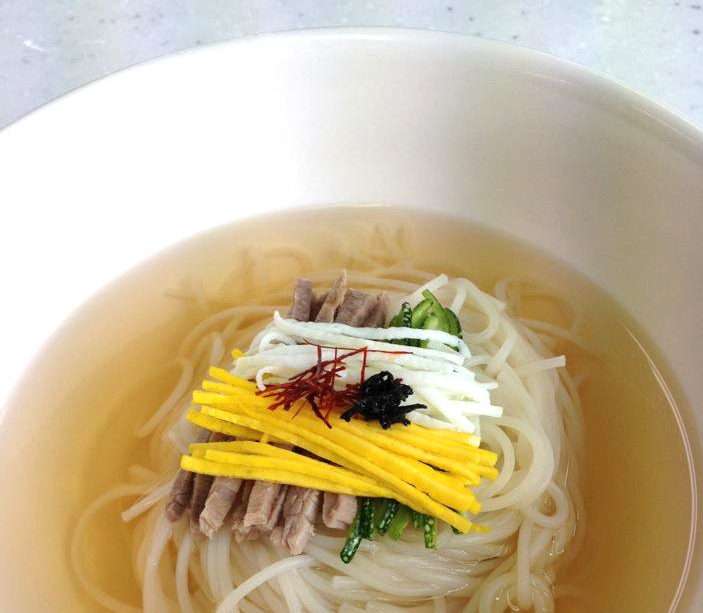 Add noodles, meat, fish or vegetables to your bonito broth, also known as dashi, the essence of Japanese cuisine.