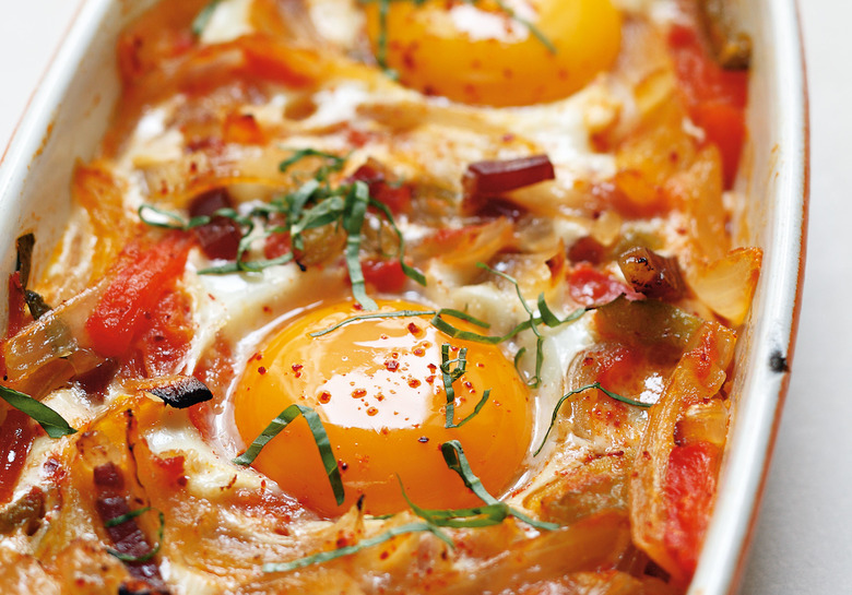 Basque-Style Baked Eggs Recipe