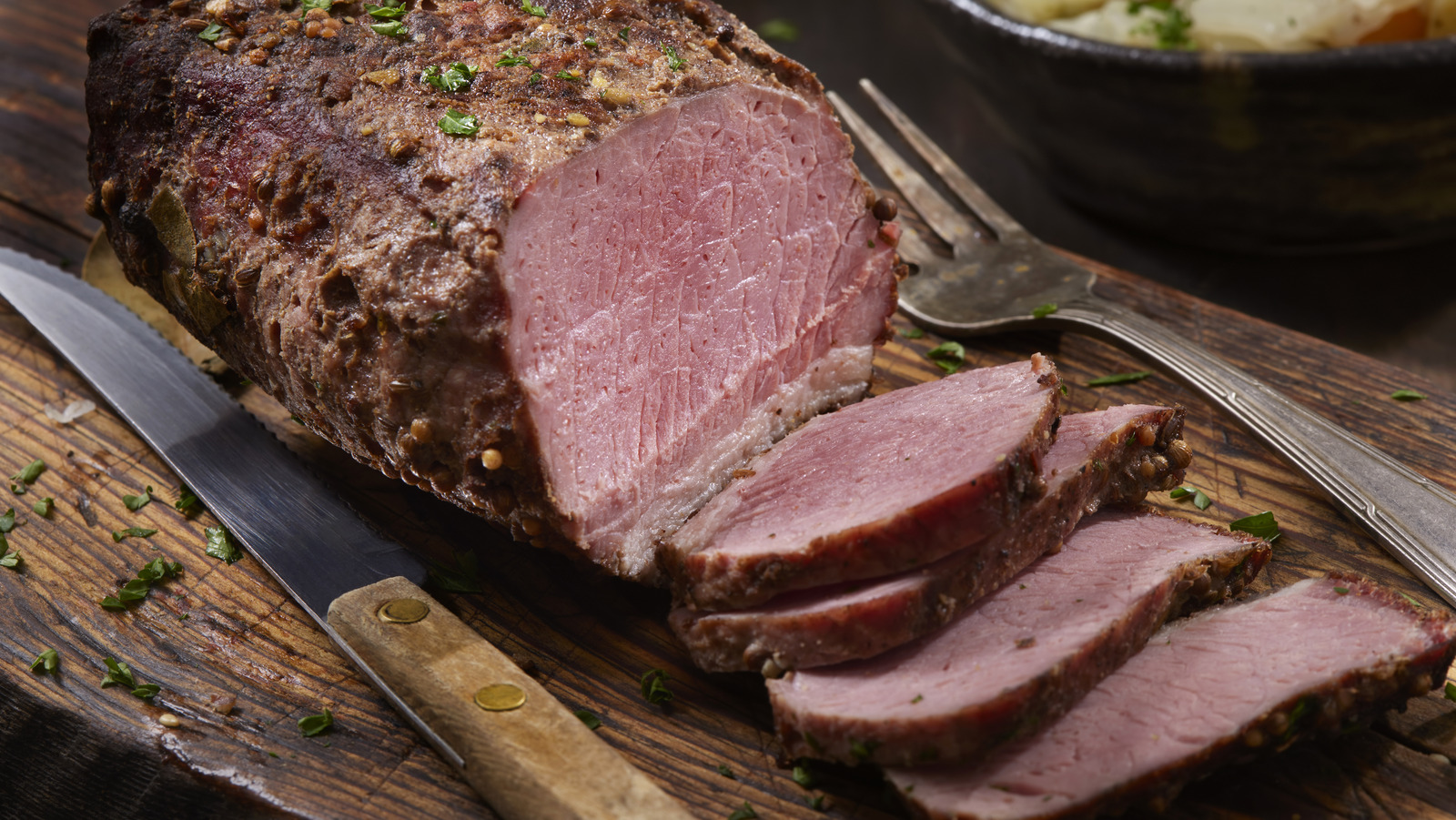 <a href="https://www.foodrepublic.com/1934862/beef-brisket-vs-corned-beef-difference/" target="_blank">Beef Brisket Vs Corned Beef: What’s The Big Difference?</a>