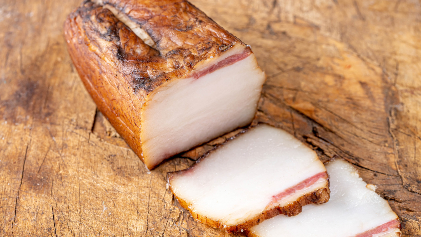 <a href="https://www.foodrepublic.com/1761895/beef-tallow-vs-lard-difference/" target="_blank">Beef Tallow Vs Lard: What’s The Difference?</a>