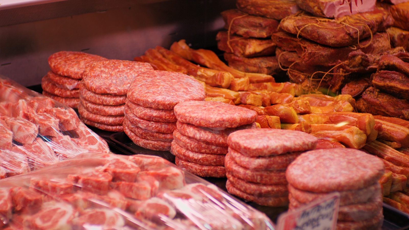 <a href="https://www.foodrepublic.com/1906023/seaon-burger-patties-rule/" target="_blank">Before You Season Burger Patties, Remember This Rule</a>