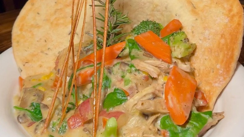 Hash House a Go Go Big 'O Chicken Pot Pie