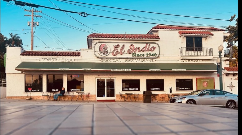 The exterior of El Indio Mexican Restaurant