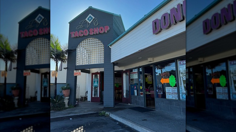 Exterior of JV's Taco Shop.