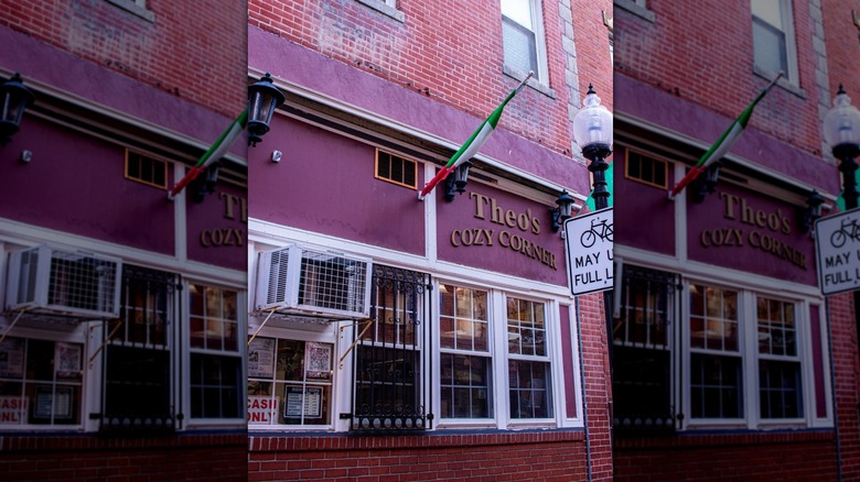 Theo's Cozy Corner restaurant exterior.