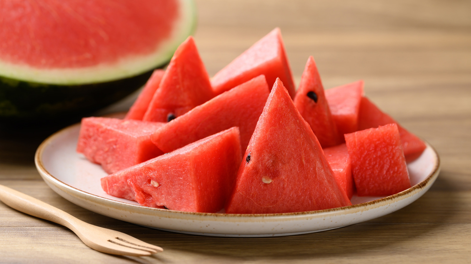 Black Diamond Watermelon Vs Traditional Store-Bought Watermelon: What's The Juicy Difference?