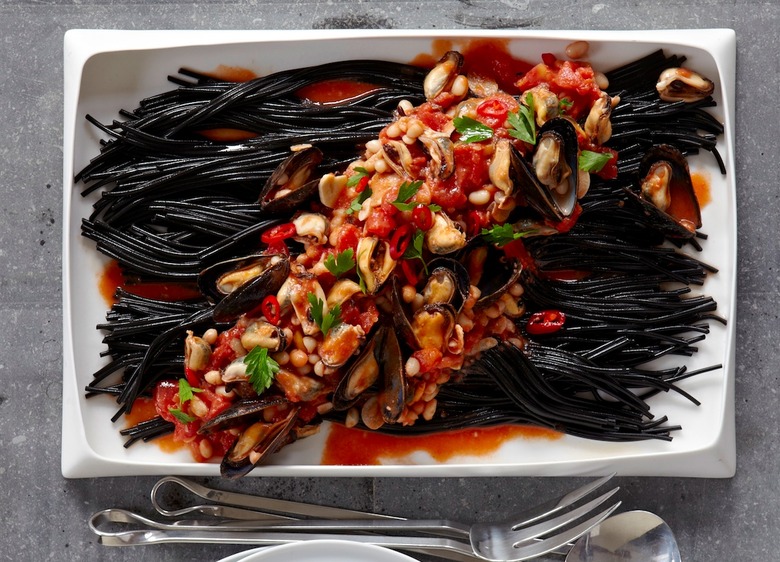 Squid Ink Pasta with Mussels Recipe - Kitchen Swagger