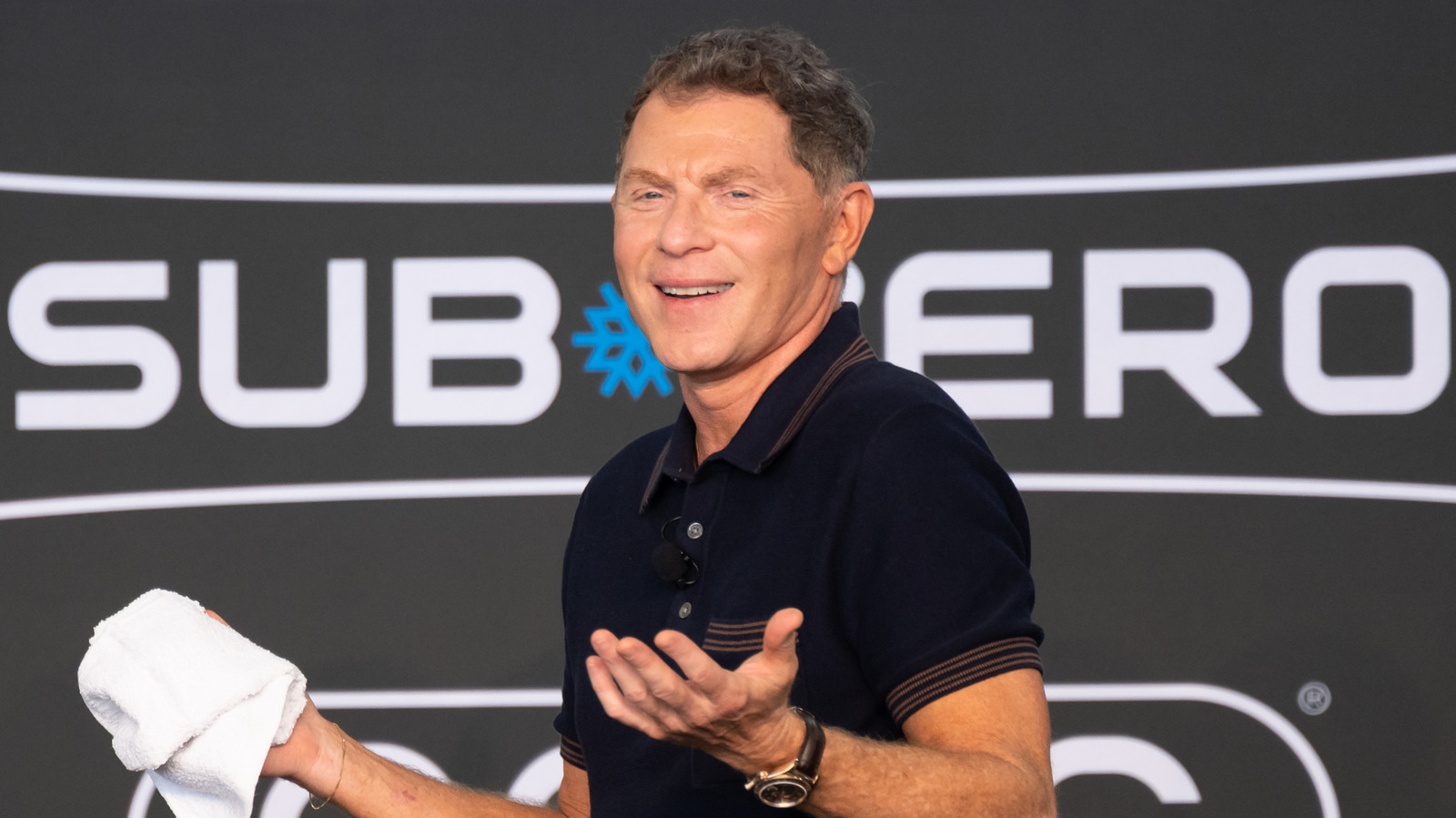 <a href="https://www.foodrepublic.com/2120720/bobby-flay-cast-iron-cleaning-tip/" target="_blank">Bobby Flay’s Cast Iron Cleaning Technique Ensures Your Pans Last Longer</a>