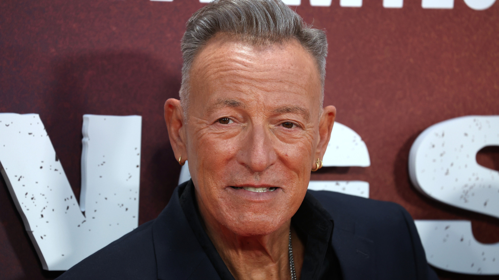 <a href="https://www.foodrepublic.com/2108140/bruce-springsteen-favorite-sandwich-peanut-butter-jelly/" target="_blank">Bruce Springsteen’s Favorite Sandwich Takes Us Back To Childhood</a>