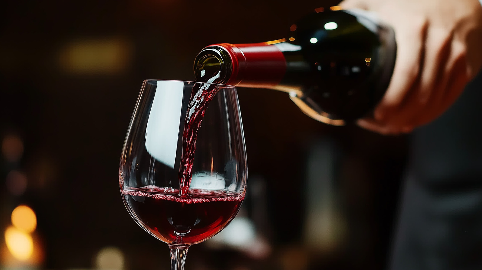 <a href="https://www.foodrepublic.com/2178487/cabernet-sauvignon-vs-merlot-wine-difference/" target="_blank">Cabernet Sauvignon Vs Merlot: How These Wines Differ</a>