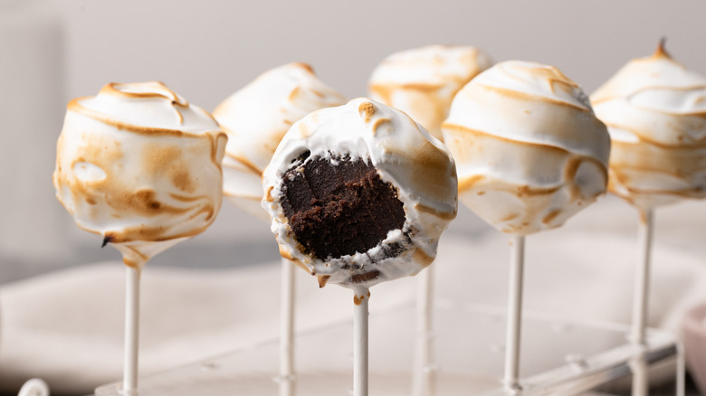 Campfire s'mores cake pops