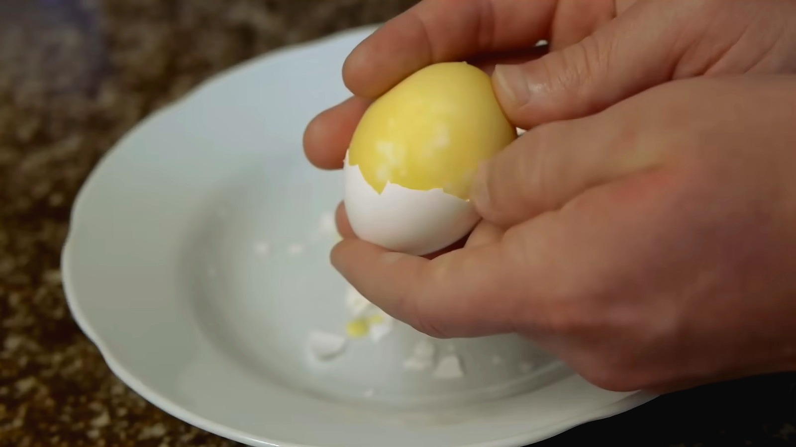 <a href="https://www.foodrepublic.com/2181831/scrambled-egg-in-shell-pantyhouse/" target="_blank">Can You Scramble An Egg In Its Shell With Pantyhose?</a>