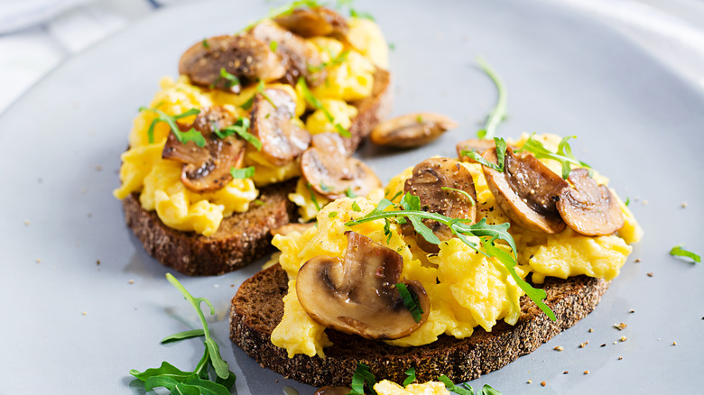 scrambled eggs and mushrooms