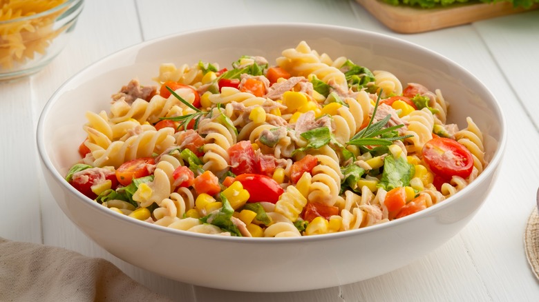 Canned tuna pasta salad