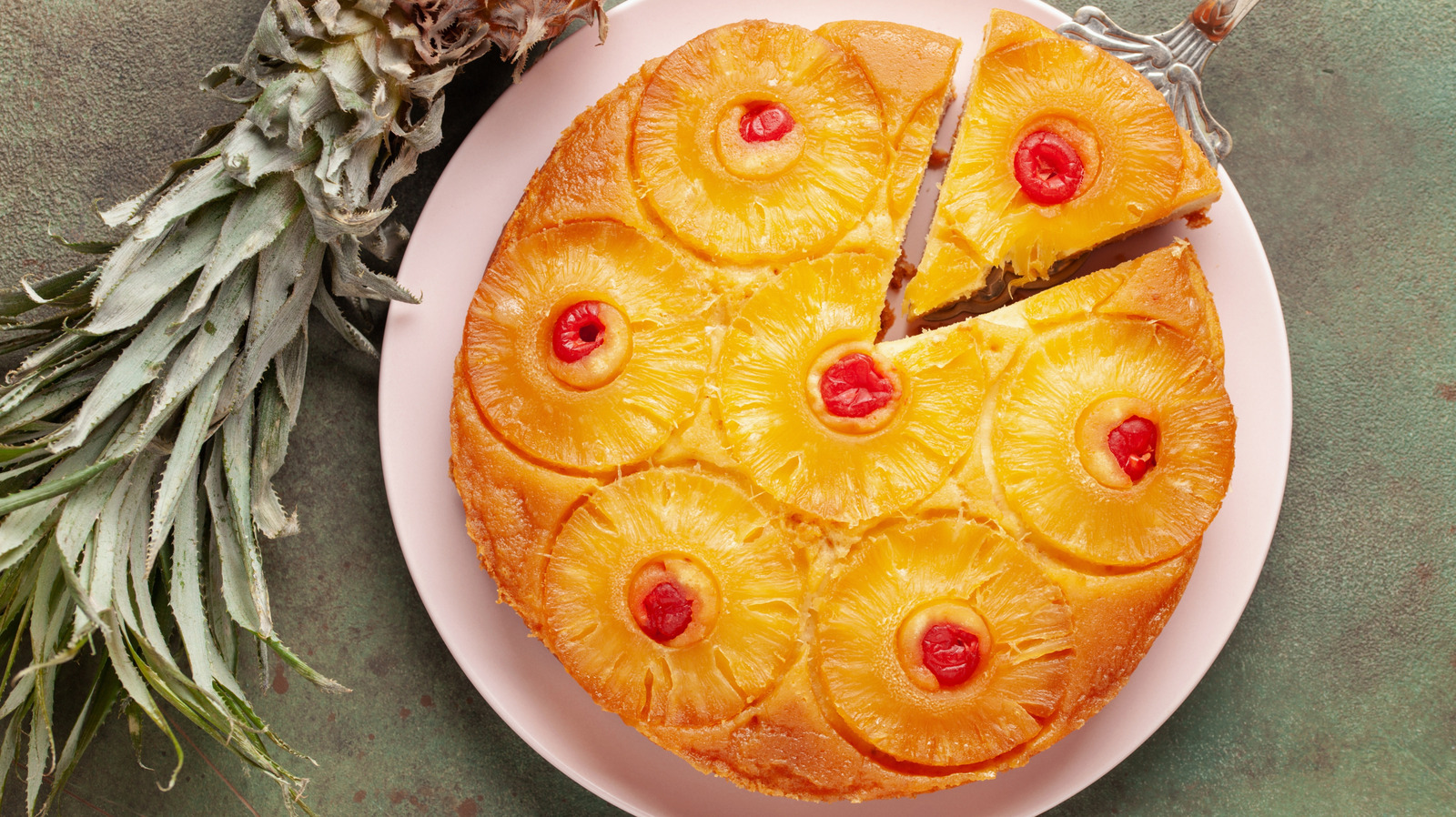 <a href="https://www.foodrepublic.com/1744378/anned-vs-frozen-pineapple-baking/" target="_blank">Canned Vs Frozen Pineapple, Which Is Better For Baked Goods?</a>
