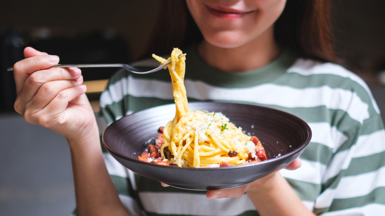 <a href="https://www.foodrepublic.com/2096914/carbonara-vs-pasta-alla-gricia-italian-dish-difference/" target="_blank">Carbonara Vs Pasta Alla Gricia: What’s The Difference Between The Italian Dishes?</a>
