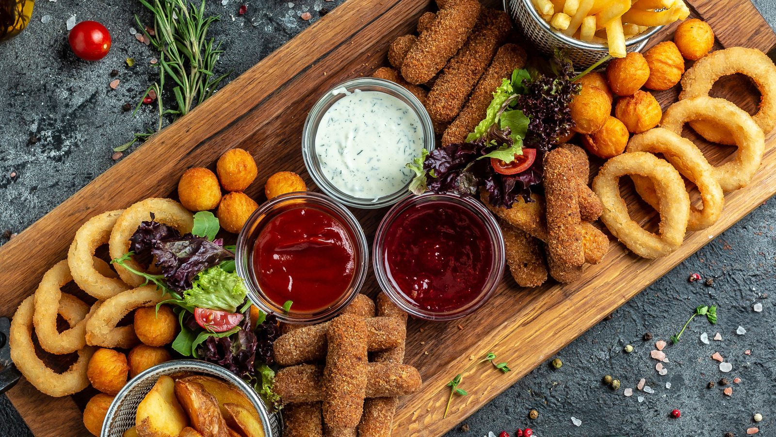 <a href="https://www.foodrepublic.com/1950888/chain-restaurant-apps-were-tired-of/" target="_blank">9 Chain Restaurant Appetizers That We’re Tired Of</a>