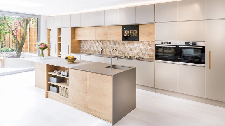 Chefee Robotics in a modern kitchen