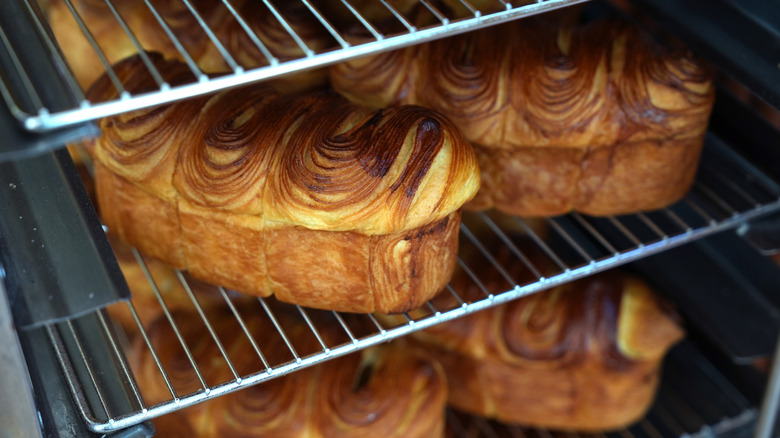 Baked goods cooling on racks