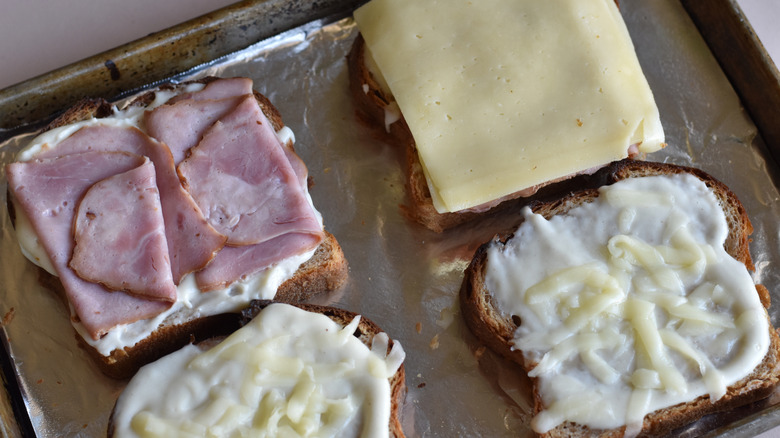 bread with ham and cheese