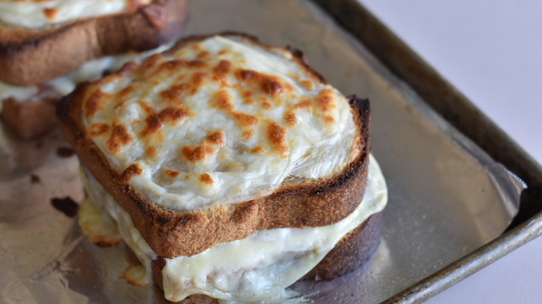 broiled croque monsieur sandwich
