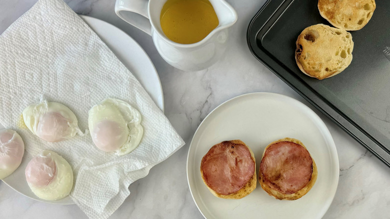 eggs benedict components